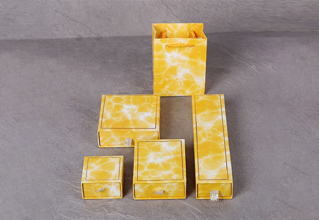 Luxury Custom Cardboard Jewelry Gift Box with Paper Bag