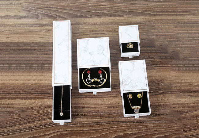 Necklace jewelry gift box with logo