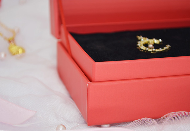 Personalized Custom Flip Jewelry Box